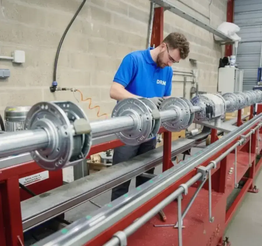 Fabrication de Rideaux Métalliques sur Mesure en France : Guide Complet 2026