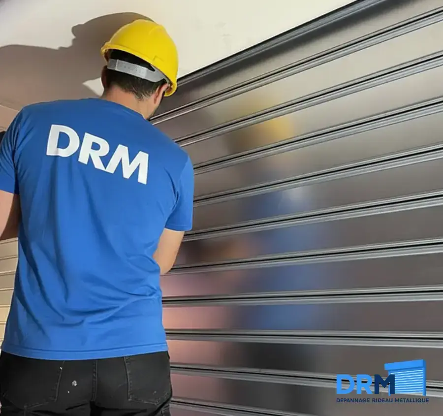 Dépannage rideau métallique - DRM Dépannage rideau métallique - Intervention rapide 24h/24 pour tout problème de rideau métallique bloqué, coincé ou endommagé. - DRM